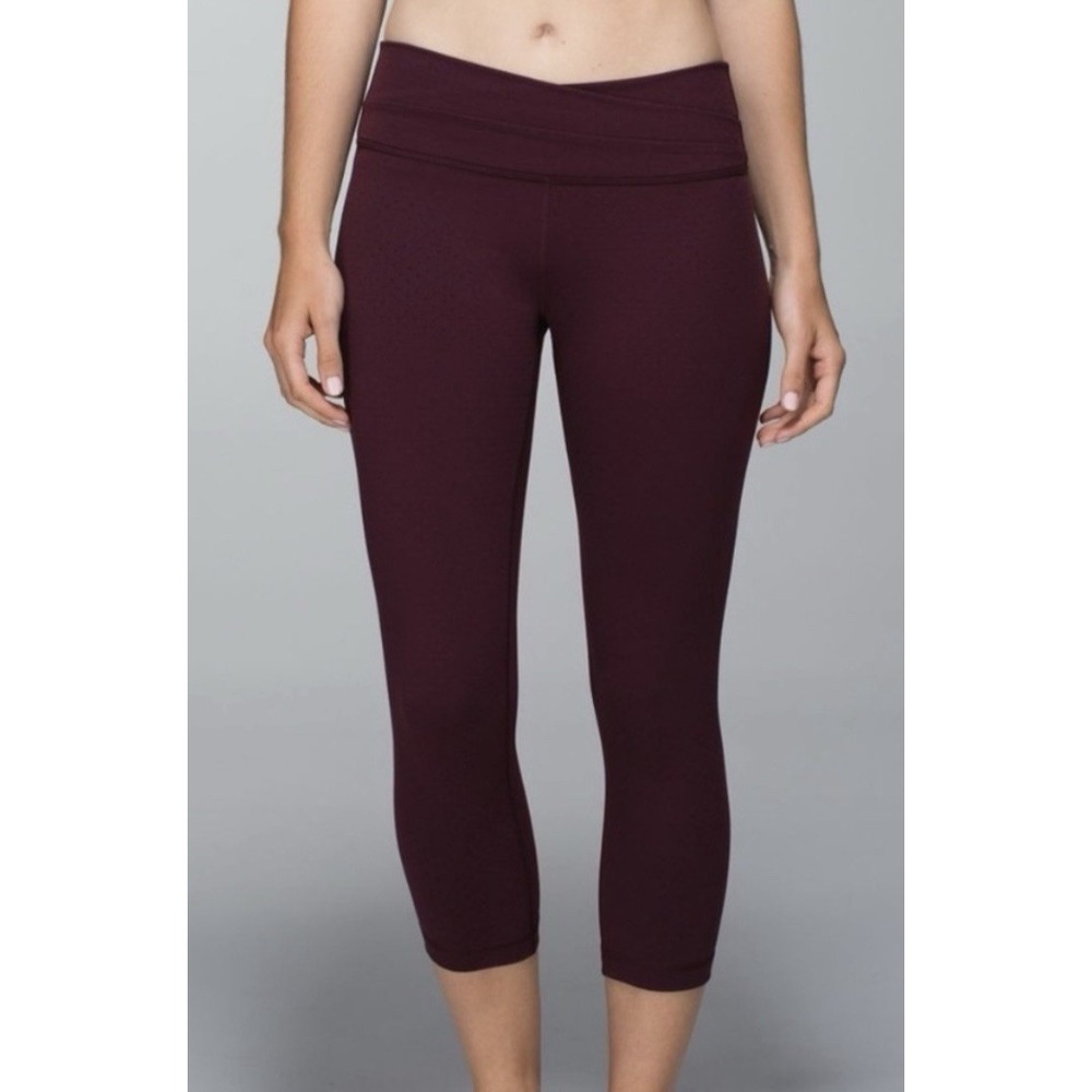 Lululemon Astro Wunder Under Crop Leggings Maroon Women's Size 4 Shine Dot - Picture 12 of 16